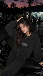 hoodie preta com arte "Ceate your own sunshine" em glitter branco