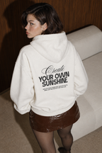 hoodie branca com arte "Ceate your own sunshine" em glitter preto