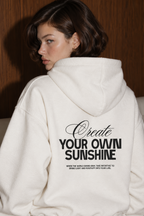 hoodie branca com arte "Ceate your own sunshine" em glitter preto