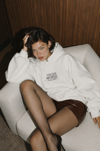 hoodie branca com arte "Ceate your own sunshine" em glitter preto