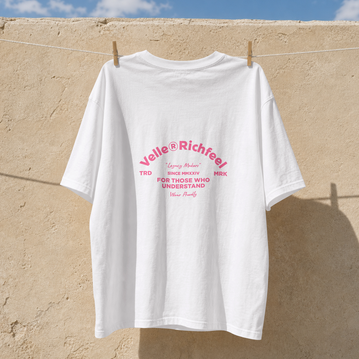 T-shirt boxy Velle — Arte que brilha no escuro