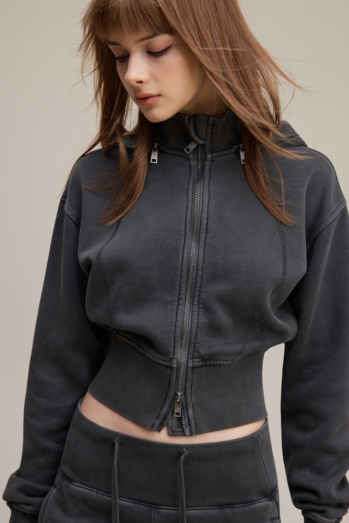 400GSM Women's Slim-Fit Pigment-Wash Zip-Up Hoodie with Detachable Hood Dark gray