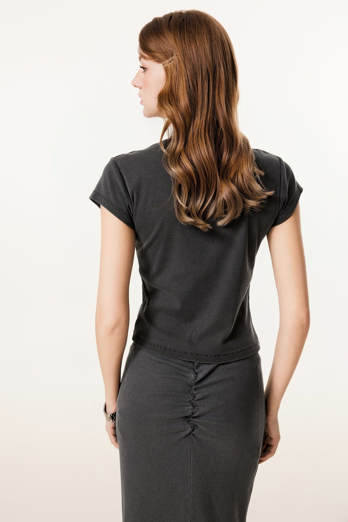 275GSM Women’s V-Neck Ski-Inspired Distressed-Wash T-shirt Dark gray