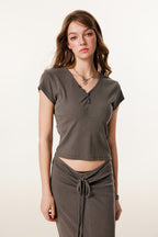 275GSM Women’s V-Neck Ski-Inspired Distressed-Wash T-shirt Coffee color